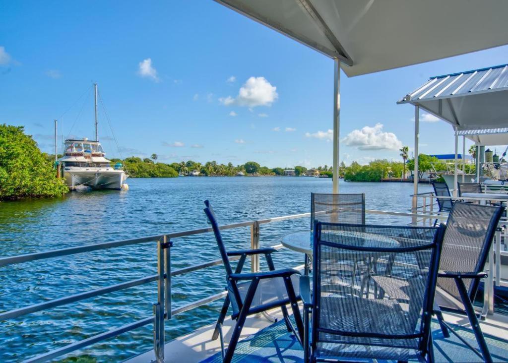 Treasure Harbor Hotel Islamorada Exterior photo